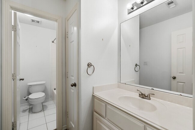Building Photo - 4223 Rose St
