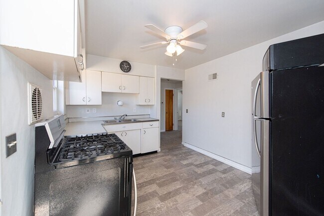 Building Photo - 3071 Neisel Ave
