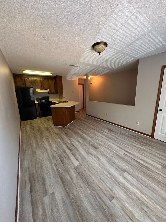 Building Photo - 144 Gunter Ln