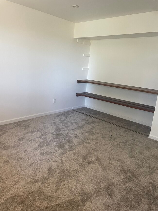 Building Photo - 24020 Janssen Ct