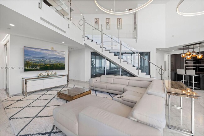 Building Photo - 18555 Collins Ave