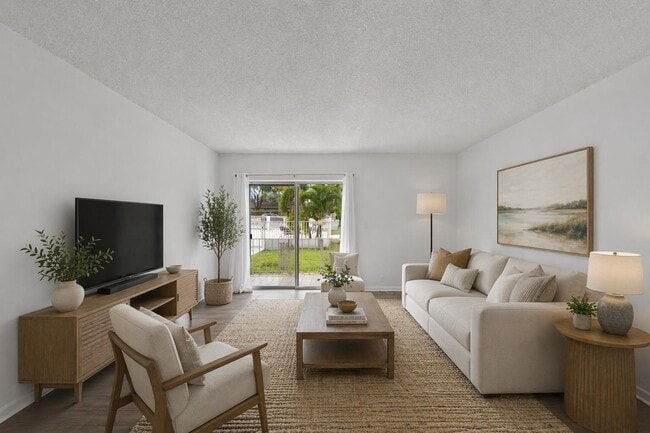 Building Photo - 495 SE 8th St