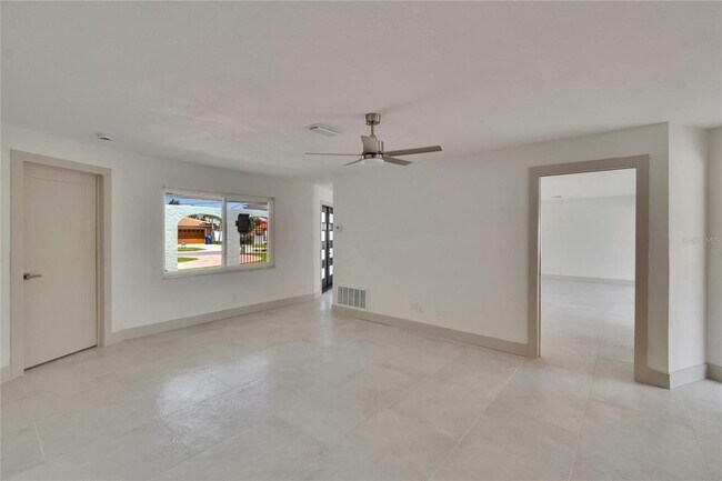 Building Photo - 1492 Sea Gull Dr S