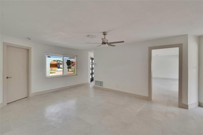 Building Photo - 1492 Sea Gull Dr S