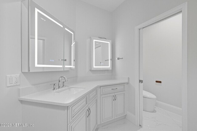 Building Photo - 200 Ocean Crest Dr