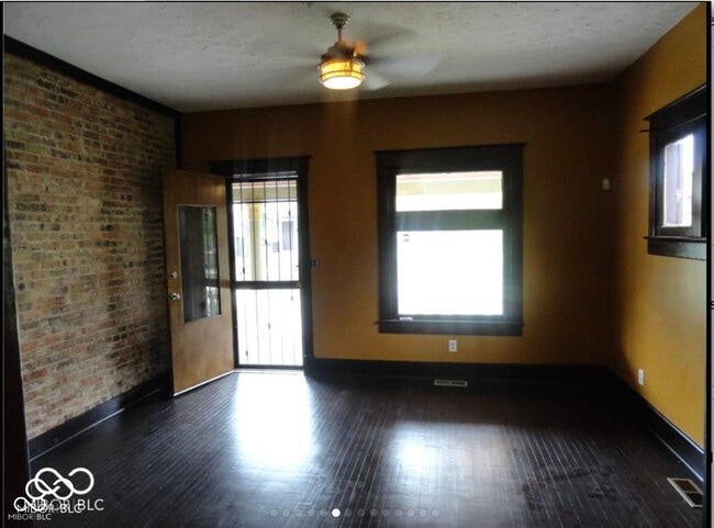 Building Photo - 1841 N Talbott St
