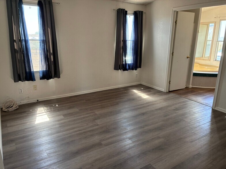 Building Photo - 12725 S Red Horizon Trail