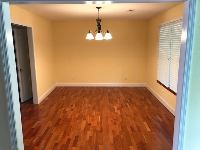 Building Photo - Maryville, 4 bedroom home with fireplace