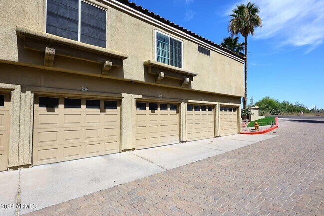 Building Photo - 7675 E McDonald Dr