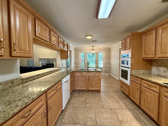 Building Photo - 2217 Hammock Oaks Dr N