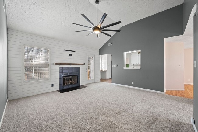 Building Photo - Pet Friendly Five Bedroom with Basement!