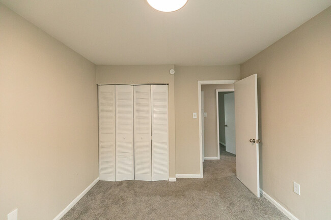 Room 3 - Hillcrest Townhomes