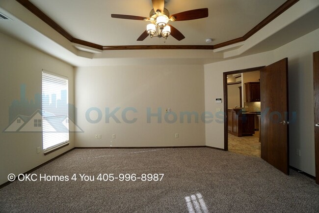 Building Photo - Executive Home in Yukon Schools