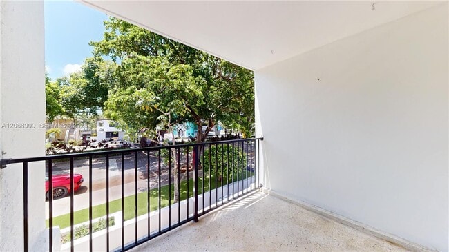 Building Photo - 2463 Coral Wy