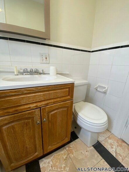 Building Photo - 25 Everett St