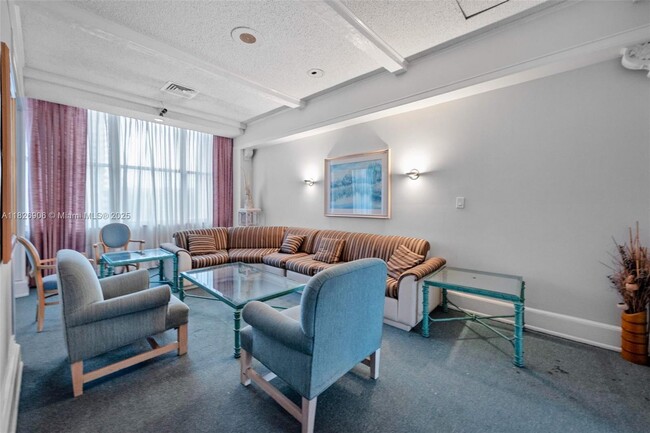 Building Photo - 18081 Biscayne Blvd