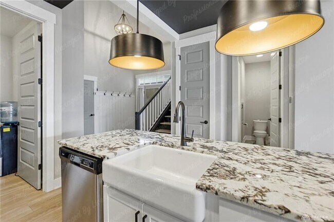 Building Photo - 629 Bungalow Ct