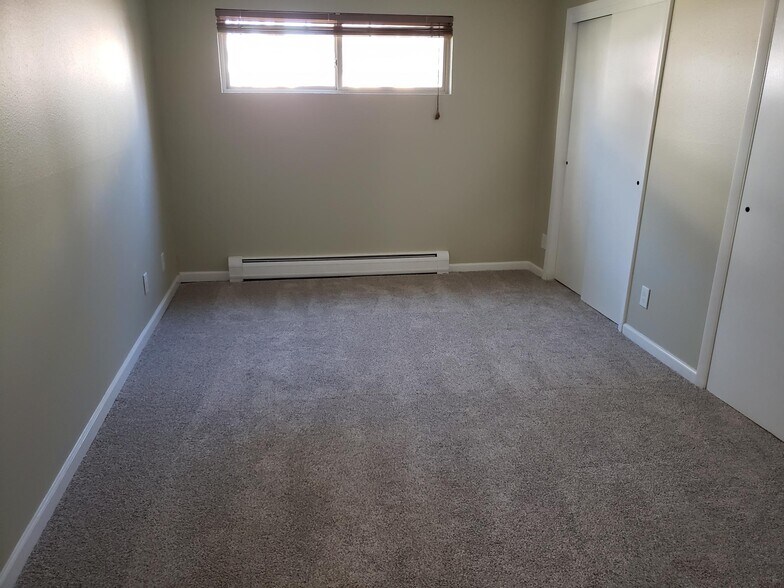 Bedroom - 2855 S Monaco Pky