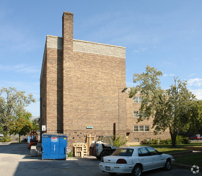 Building Photo - 2000 Delaware Apartments