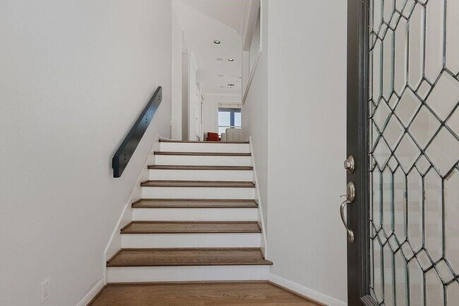 Building Photo - 12374 Lake Vista Dr