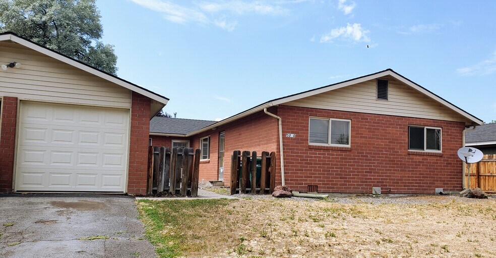 Primary Photo - 5000 Gatewood Dr