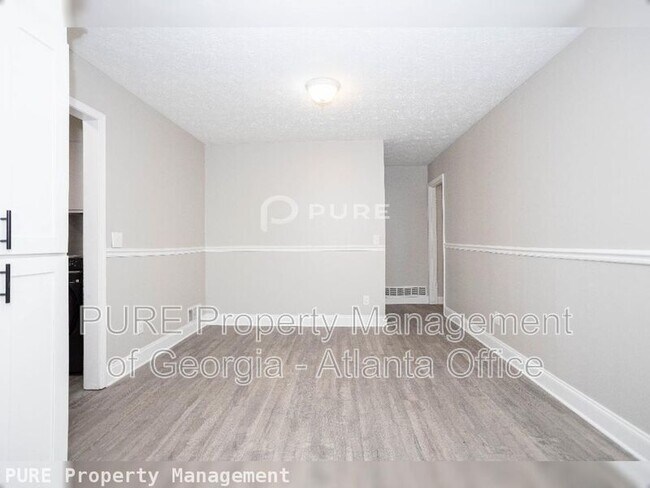 Building Photo - 2895 Lakemont Pl SW