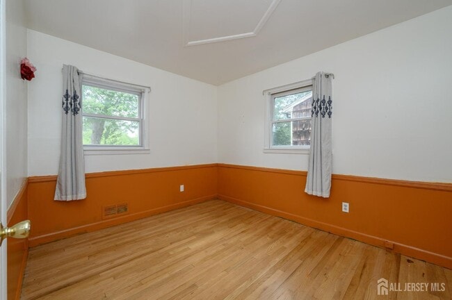 Building Photo - 2062 Elizabeth Ave