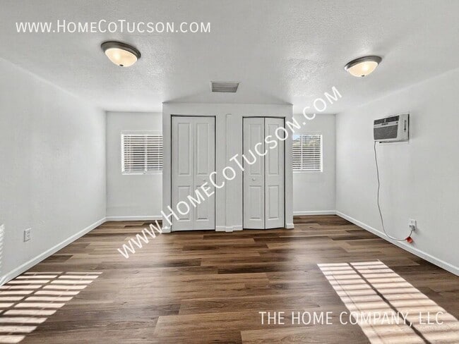 Building Photo - 2548 E Glenn St