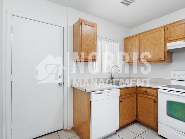Building Photo - 10077 S Tampico Ln