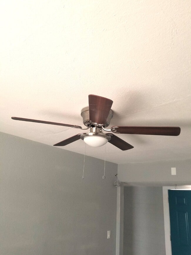 Building Photo - AWESOME 1 BEDROOM AND 1 BATHROOM FOR LEASE