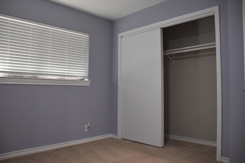 Building Photo - 8318 Grey Knoll Dr