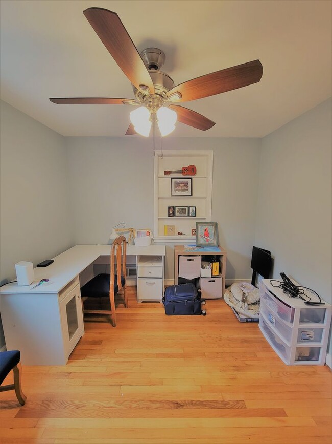Building Photo - Remodeled 4 bedroom 2 full brick bath cape...