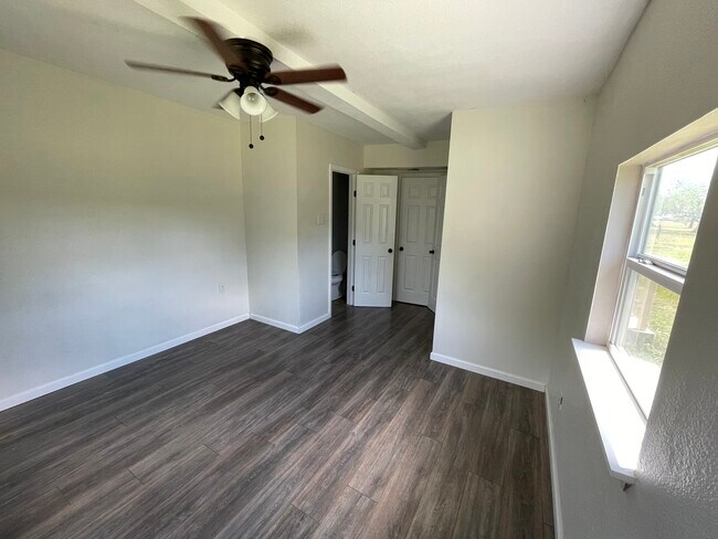 Building Photo - 8412 US-87