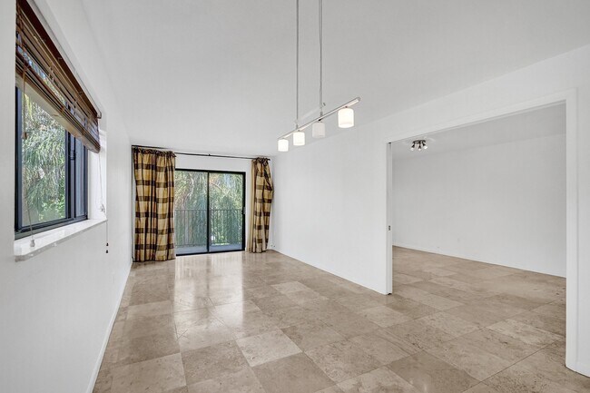 Building Photo - 2514 Taylor St