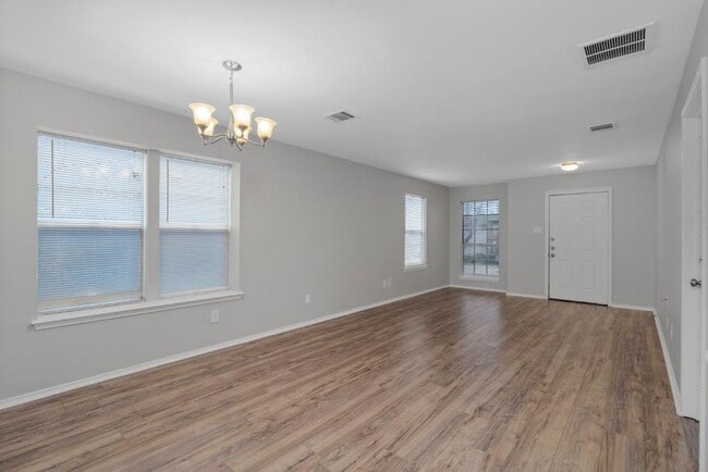 Building Photo - 911 Flatters Way