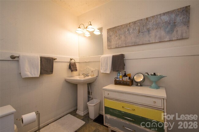 Building Photo - 109 Pearson Dr