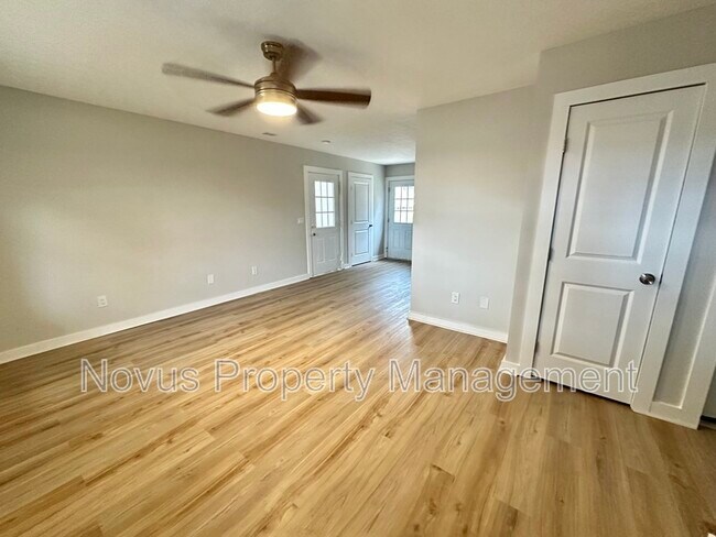 Building Photo - 427 Old Newnan Rd