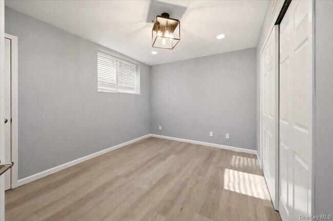 Building Photo - 42 Clarewood Dr