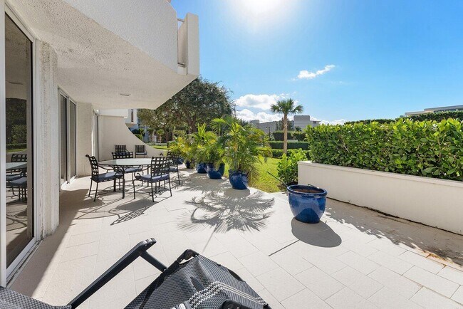 Building Photo - 2773 S Ocean Blvd
