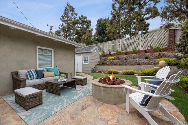 Building Photo - 730 N Paulina Ave