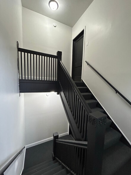 Building Photo - 51 W 74th St