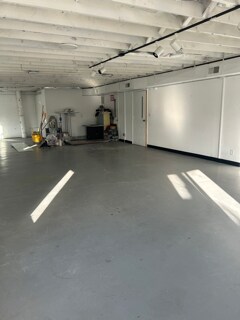 Building Photo - 5701 NW Radial Hwy