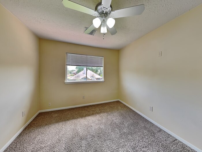 Building Photo - 104 Cloudbridge Dr