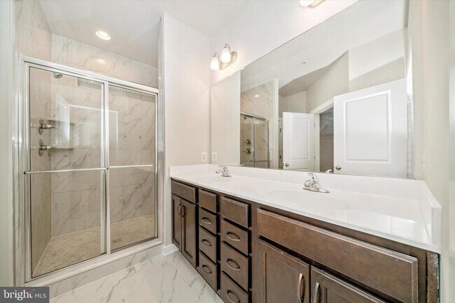 Building Photo - 3635 Stone Barn Dr