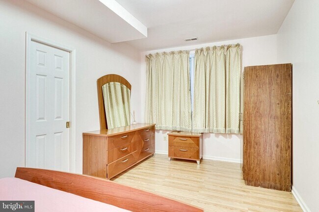 Building Photo - 1719 Strine Dr