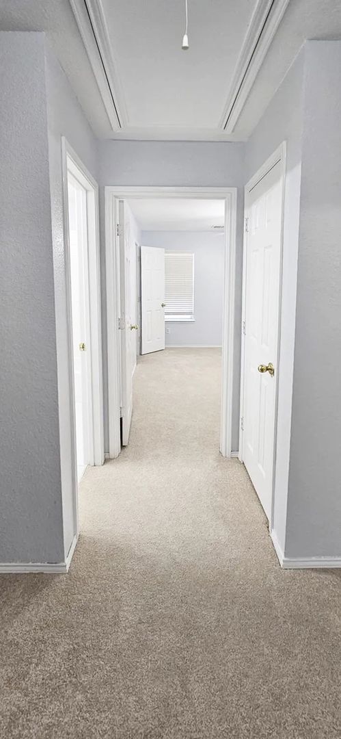 Building Photo - Amazing 4 b+2.5b Single family