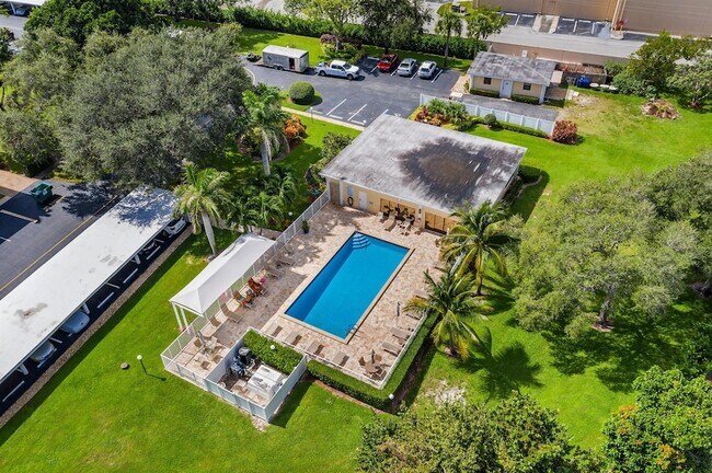 Building Photo - 300 N Hwy A1A