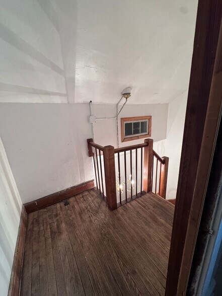 Rear Stairwell - 11 Page St