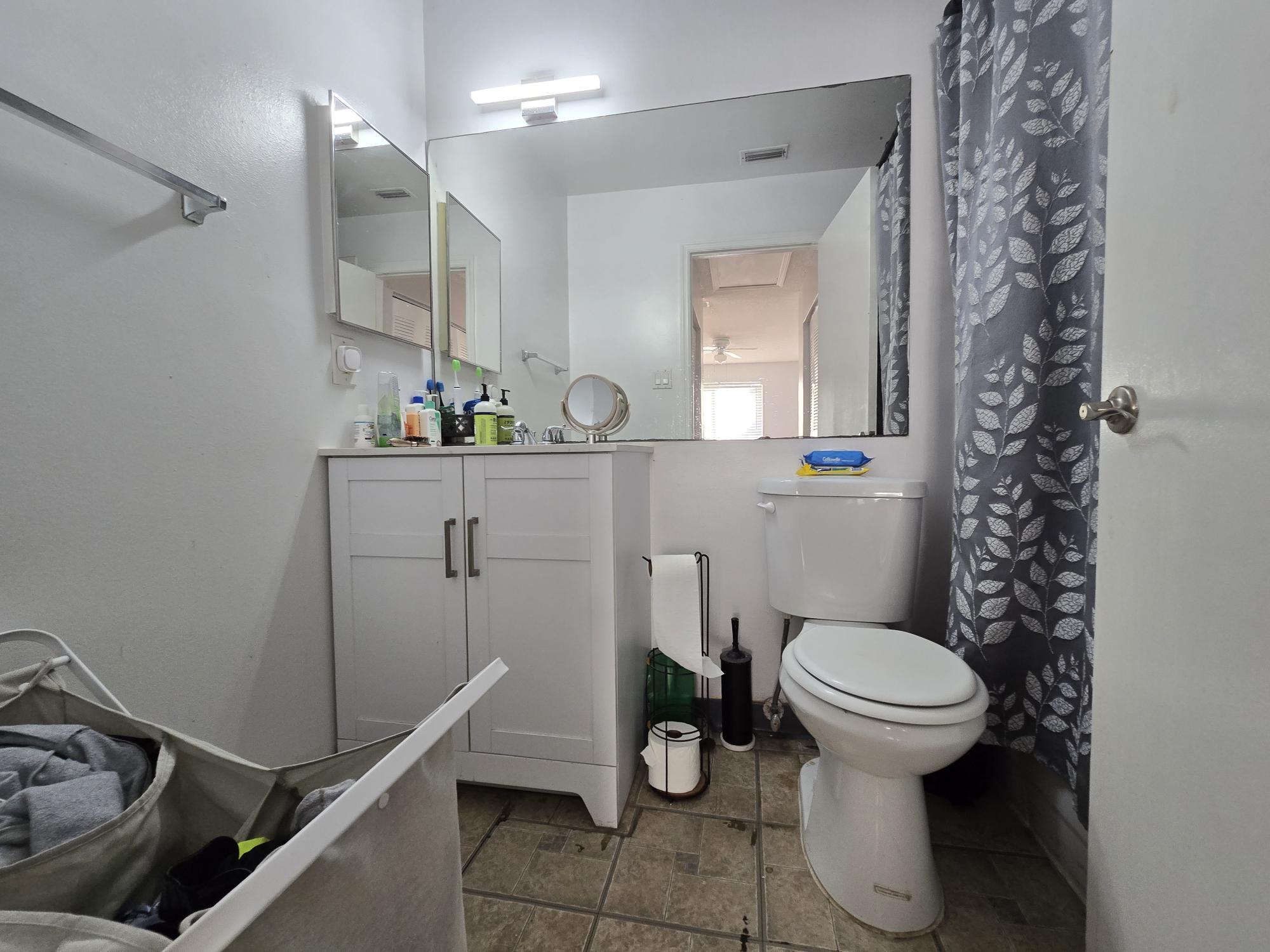 Building Photo - 10420 SW 158th Ct