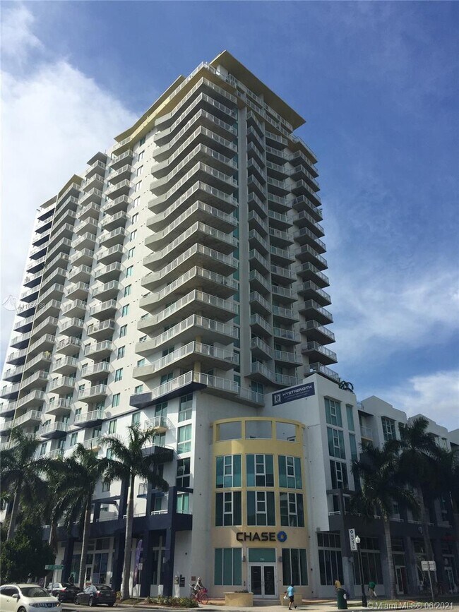 Building Photo - 275 NE 18th St